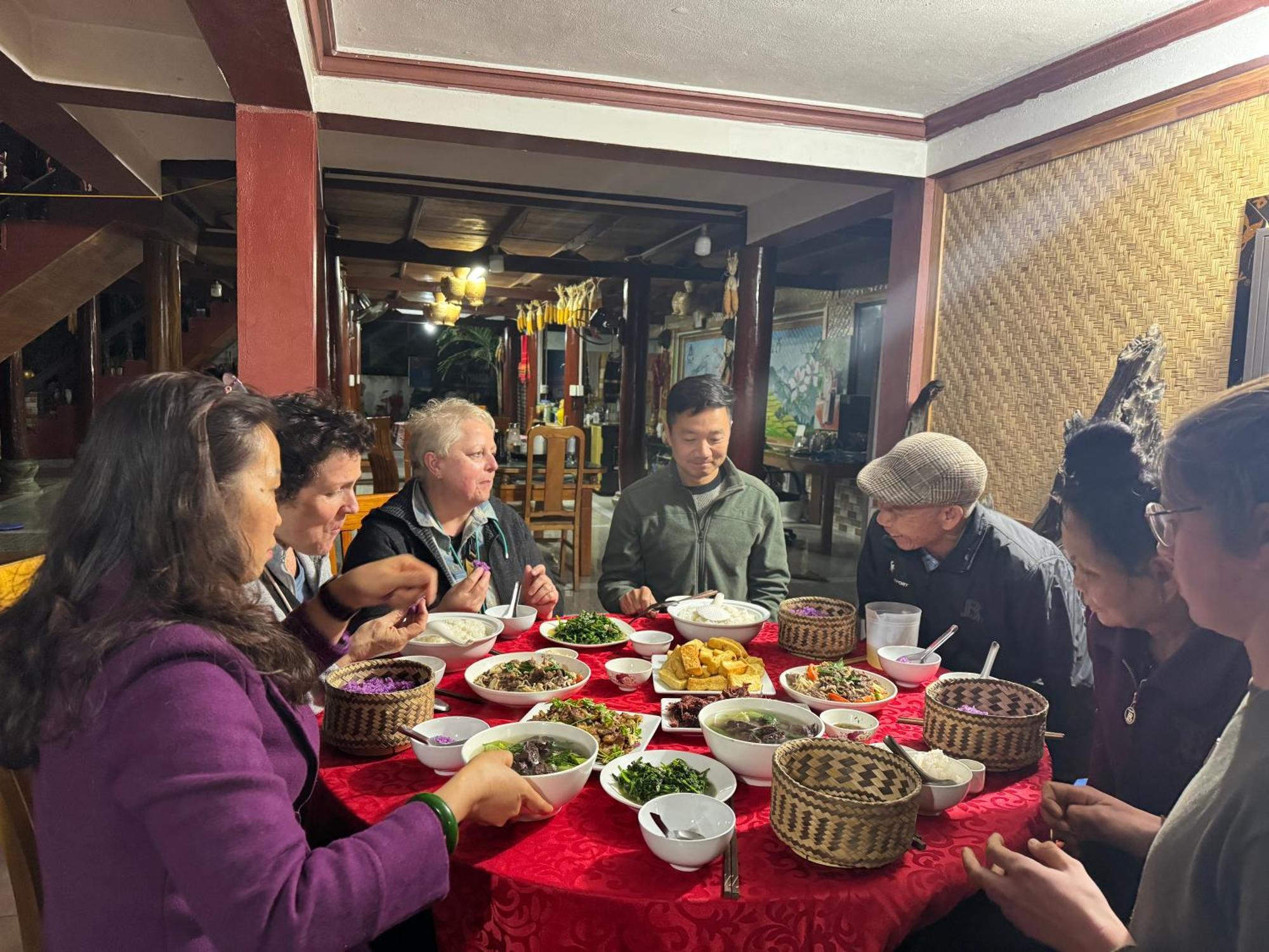 Minh Ngoc Homestay Dien Bien Phu Ban Hin Lom Exterior foto